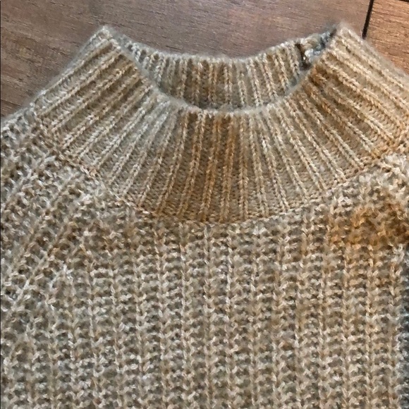 Catherine Malandrino sweater Khaki w/poof sleeve - Picture 2 of 4